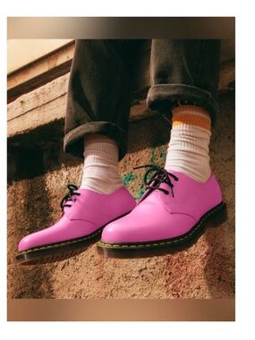 Dr. Martens Oxford Bright Pink with Black Laces women 9 men 8 new never worn